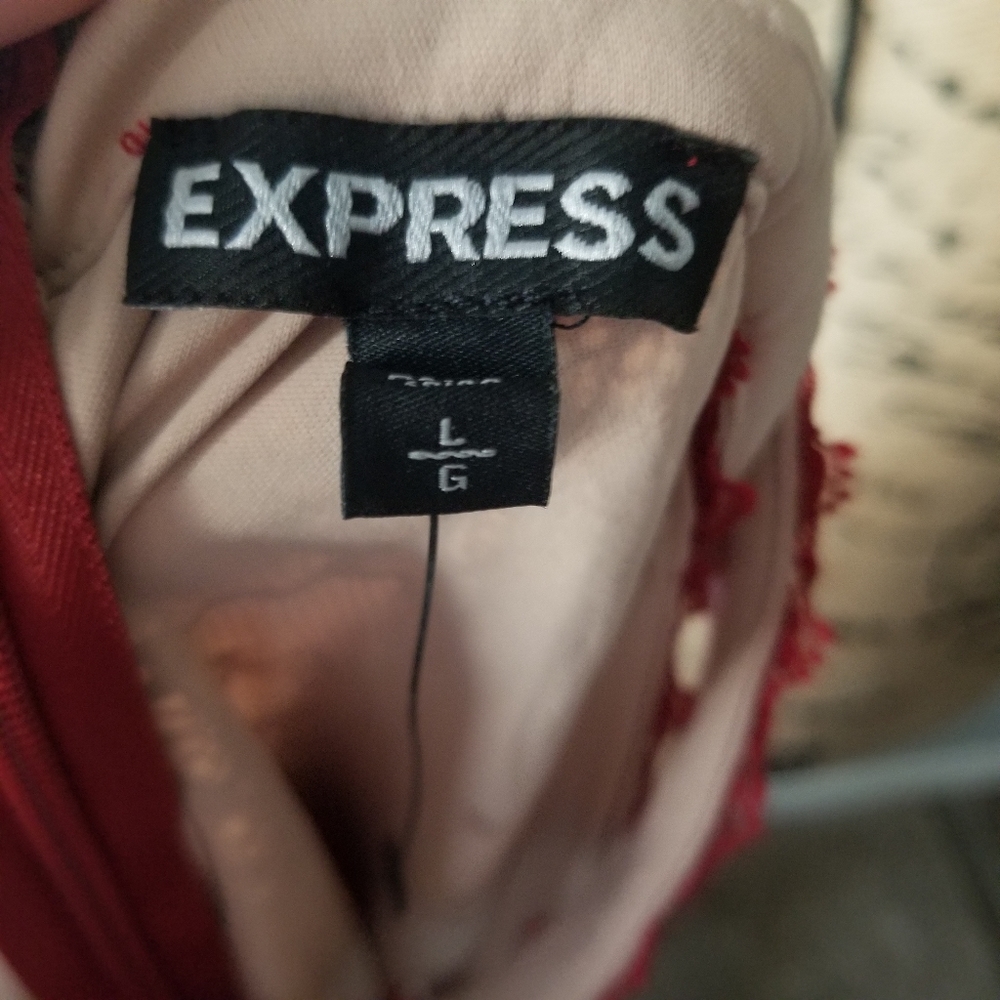 Express Lace Top - Picture 3 of 4